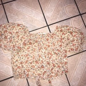 Floral cropped blouse